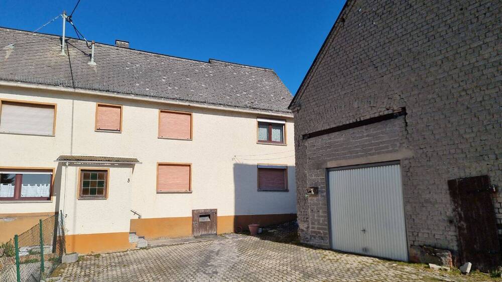 Thumbnail-Sanierungsbedürftig u. freigestellt, ruhig gelegenes Haus mit Scheune in Lykershausen zu verkaufen