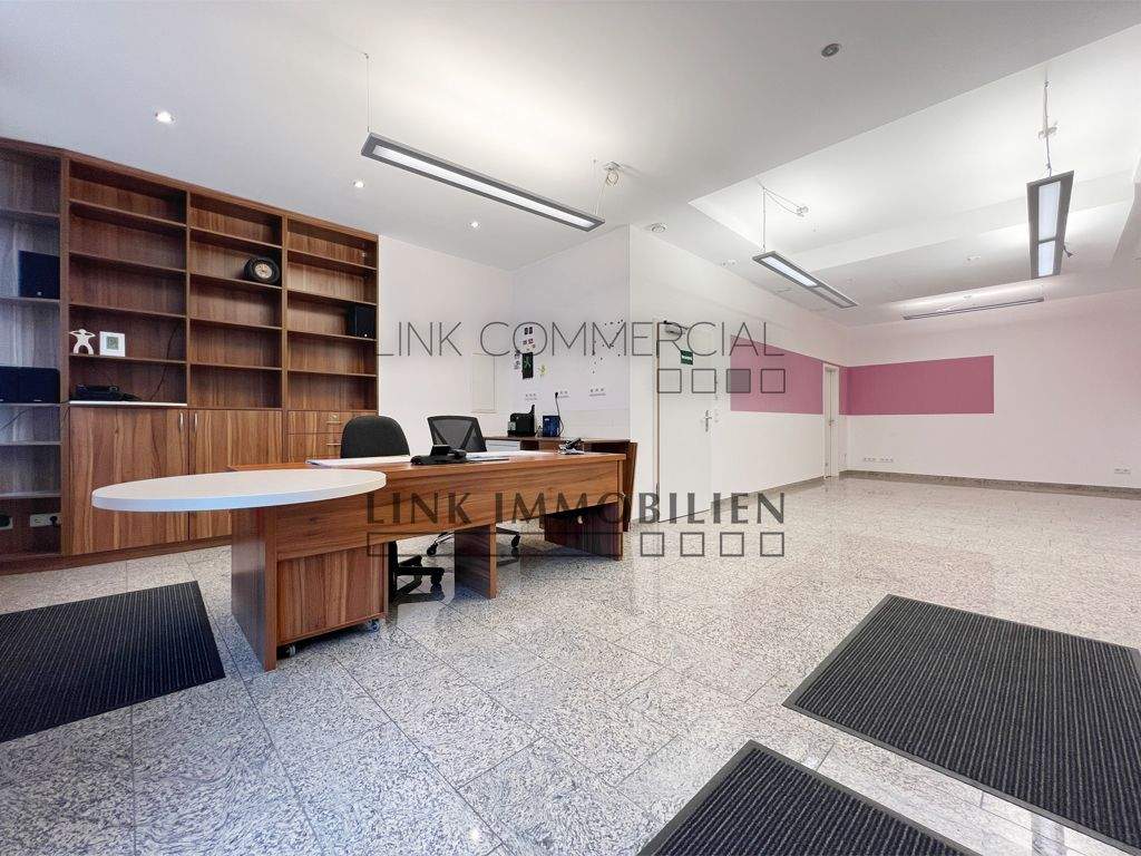 Thumbnail-*** S-Feuerbach: Kompaktes Büro im Erdgeschoss mit Doppelgarage ***