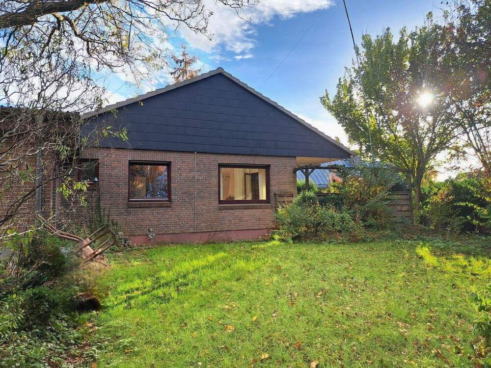 Thumbnail-Wohnen auf einer Ebene mit Teilkeller - Gemütlicher 4-Zimmer-Bungalow mit Garage und Abstellraum