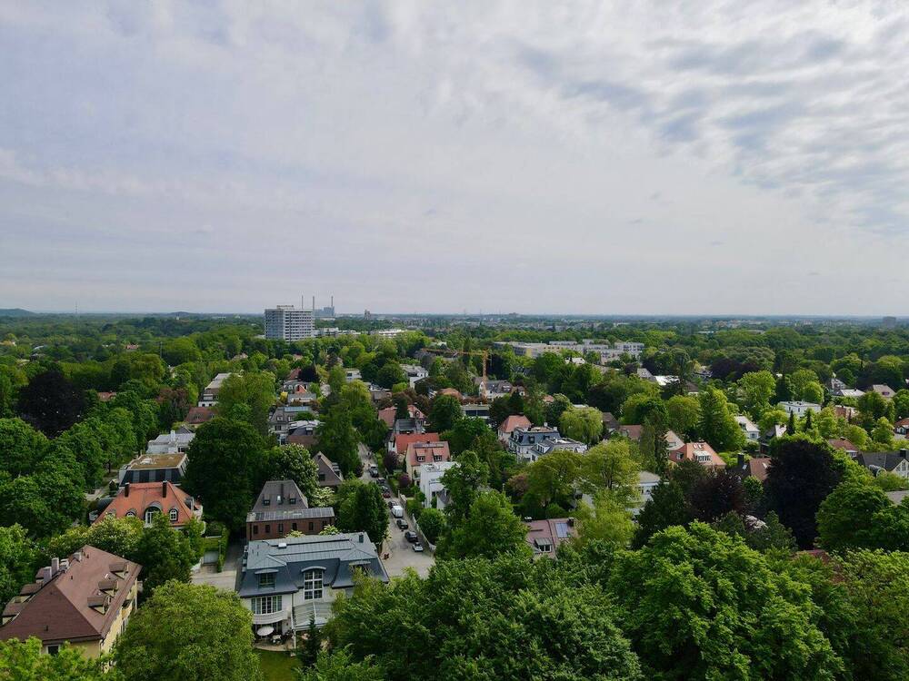 Thumbnail-Wohn- und Geschäftshaus - Real geteilt in 10 Wohnungen und 5 Gewerbeeinheiten mit Tiefgarage