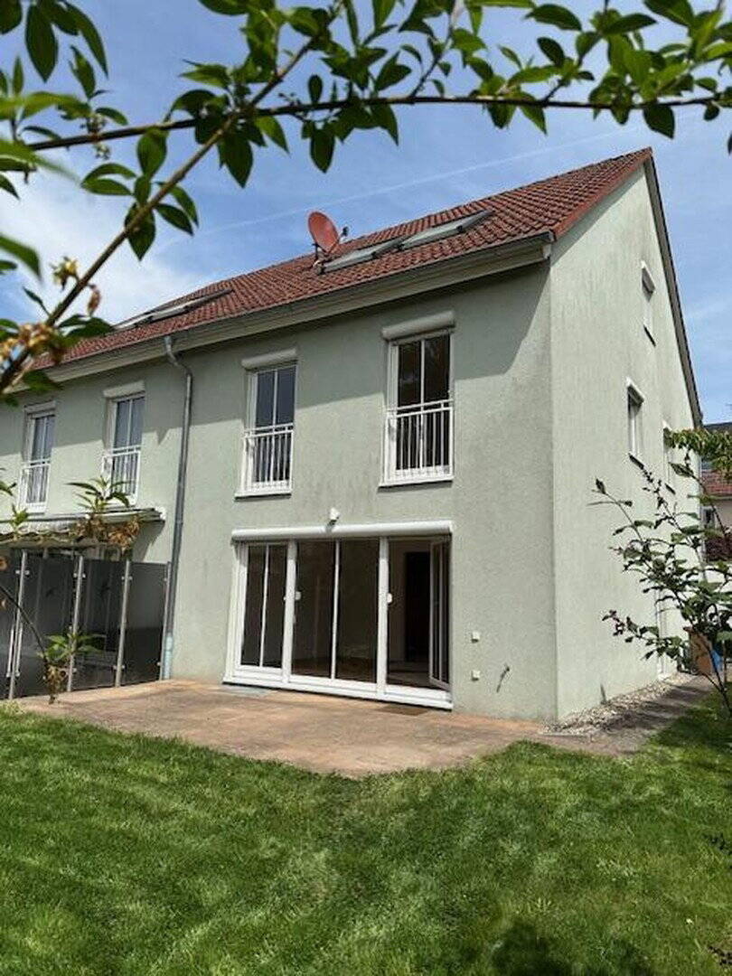 Thumbnail-Großzügige DHH mit Dachgeschoss-Studio in wirklich ruhiger Lage Eschborn-Niederhöchstadt