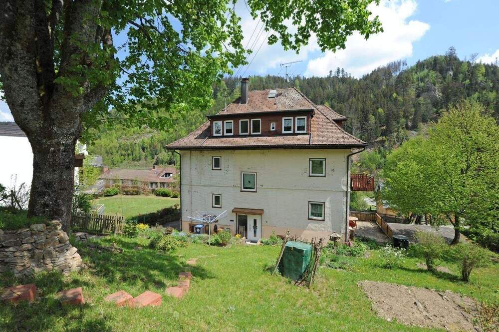 Thumbnail-Wunderschöne 3,5-Zimmer-Wohnung mit Garage in Schönmünzach