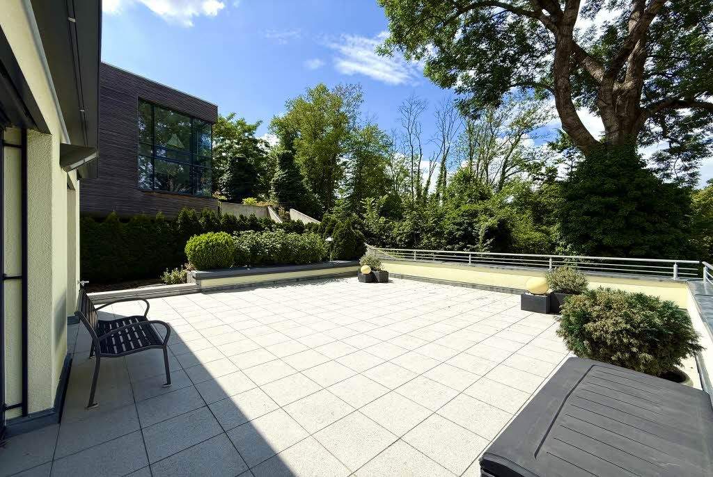 Thumbnail-Halle-Giebichenstein: Wohnen bis zum hohen Alter, mit Aufzug, Hoch-Terrasse und Saaleblick