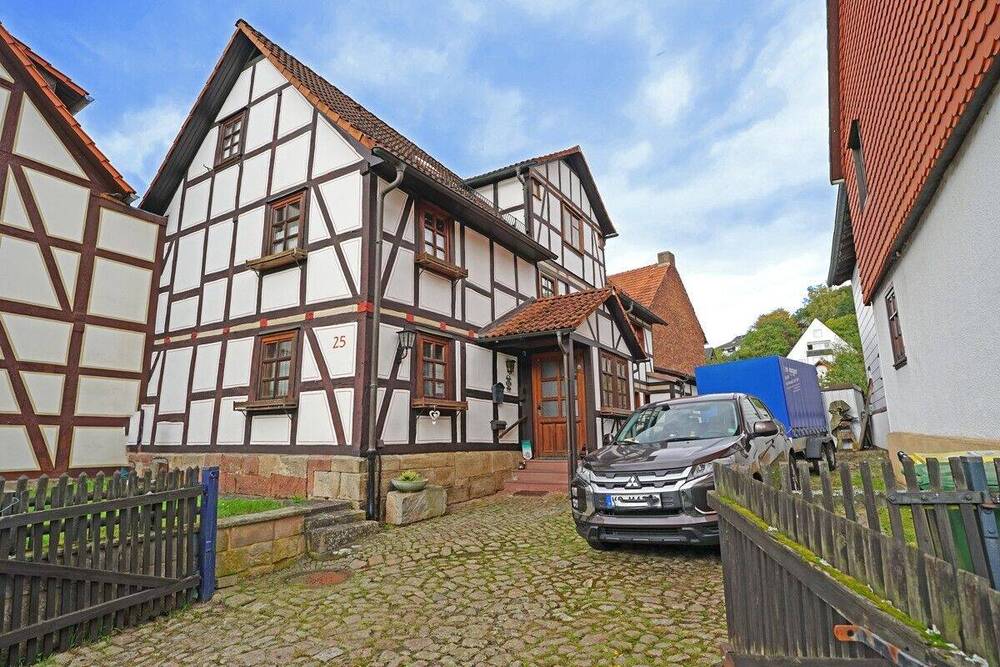 Thumbnail-HISTORISCHES KULTURDENKMAL MIT ENTWICKLUNGSPOTENTIAL IN ZENTRALER LAGE VON HELSA