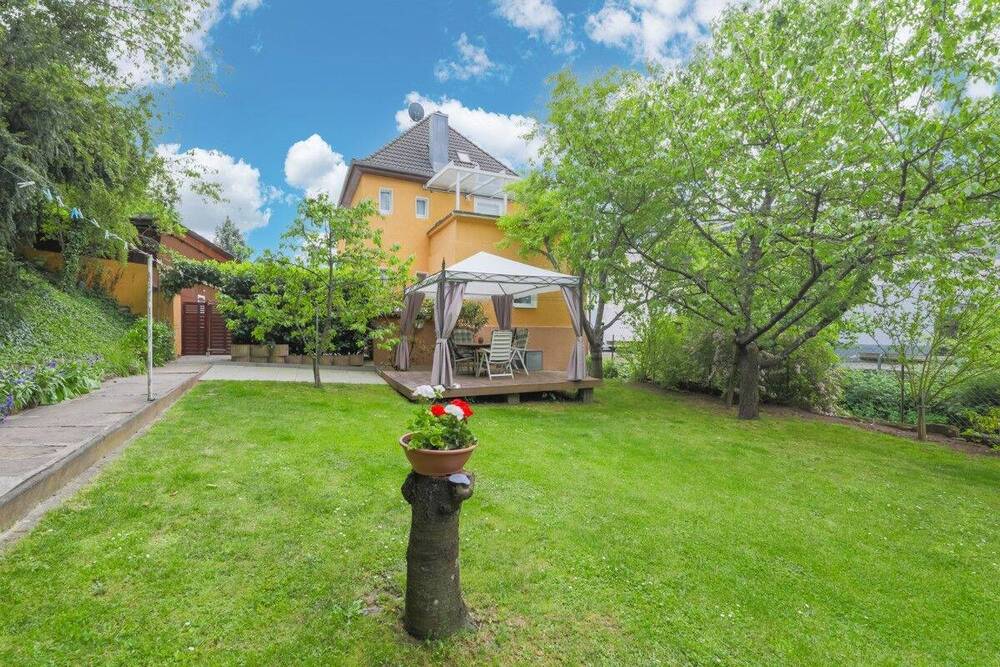 Thumbnail-Einziehen & wohlfühlen - Modernisiertes Zweifamilienhaus mit Wow-Effekt!