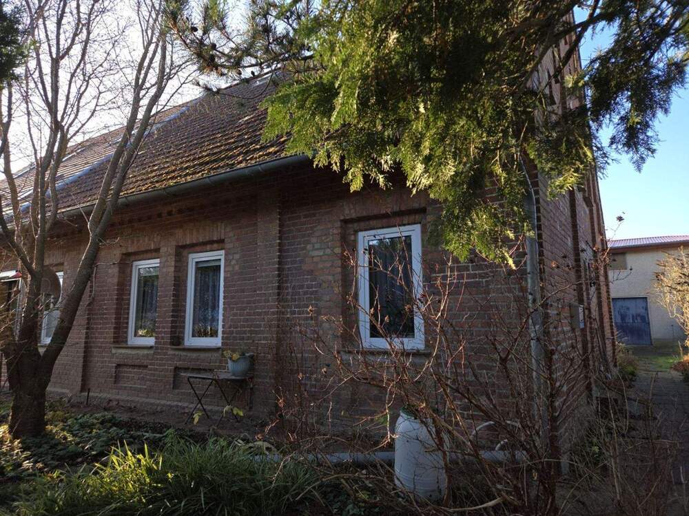 Thumbnail-Backstein-Haus mit Potenzial und großer WerkstattHalleLager