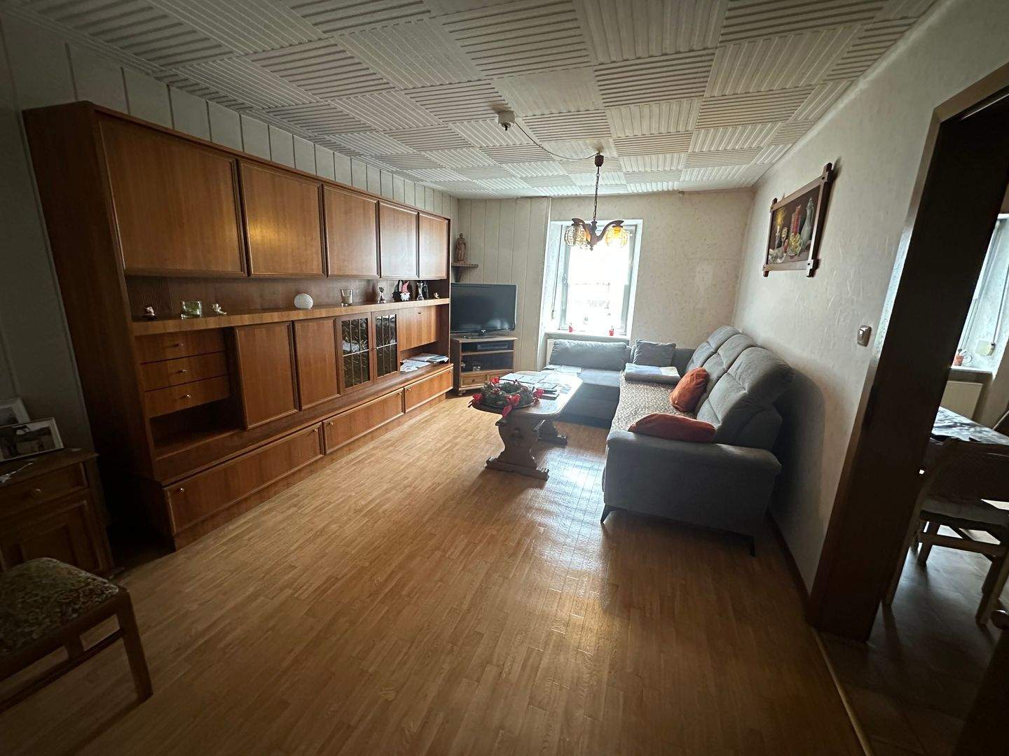 Thumbnail-Großes Wohnhaus mit Doppelgarage