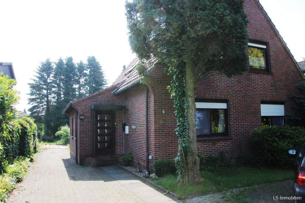 Thumbnail-Sanierung oder Neubau? Attraktives Grundstück in Ofenerdiek.