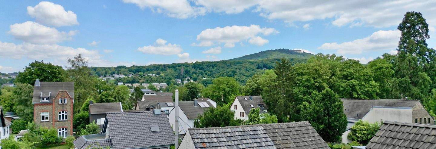 Thumbnail-Stadthaus in Rheinnähe, mit 2 Dachterrassen und Siebengebirgsblick
