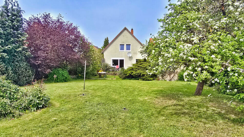 Thumbnail-Generationenwechsel in Wathlingen: Gepflegtes Einfamilienhaus mit Vollkeller und großem Garten!
