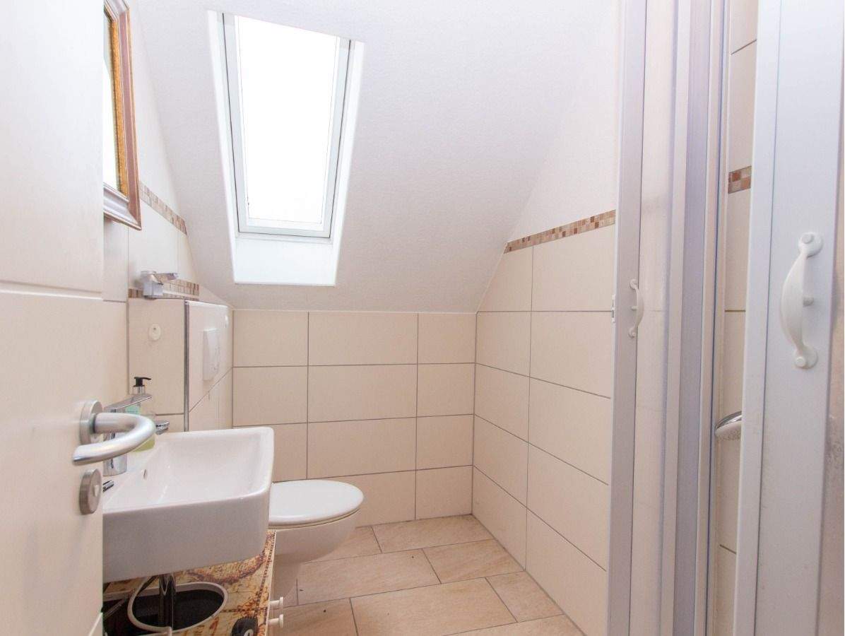 Thumbnail-Ruhige Lage, viel Platz, ausgebauter Dachboden und Stellplätze