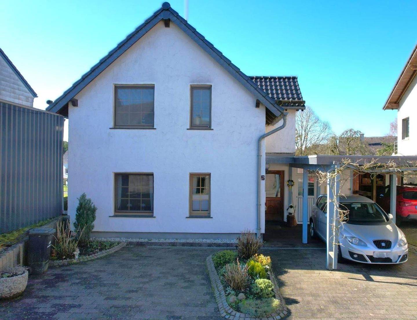Thumbnail-Ruhig gelegenes Wohnhaus mit Carport, Wintergarten, überdachtem Balkon und Garten in Berndorf