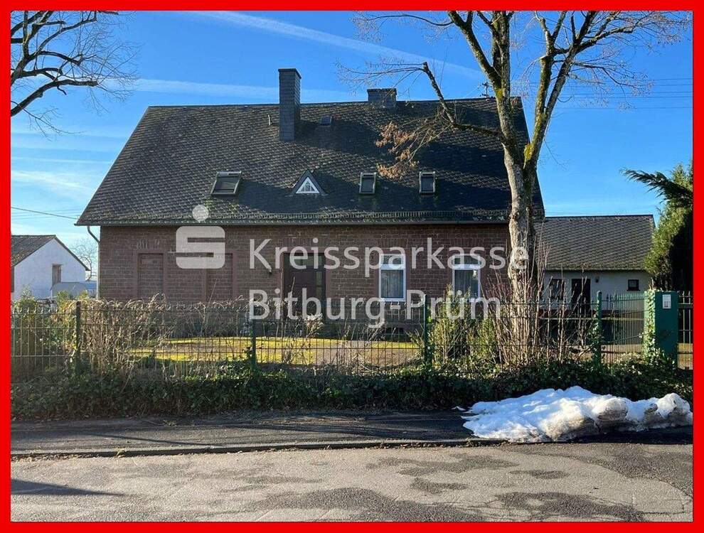 Thumbnail-Freistehendes Zwei- bis Dreifamilienhaus mit Potential