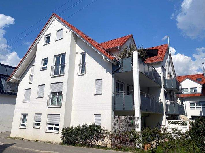 Thumbnail-Neuwertige 2-Zimmerwohnung mit EBK u. Balkon in zentrumsnaher Lage