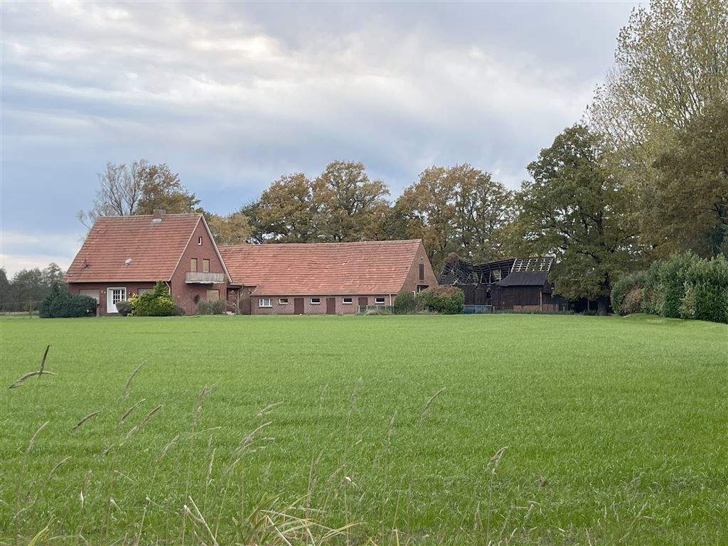 Thumbnail-Sanierungsbedürftiger Resthof in idyllischer Alleinlage von Osterwald