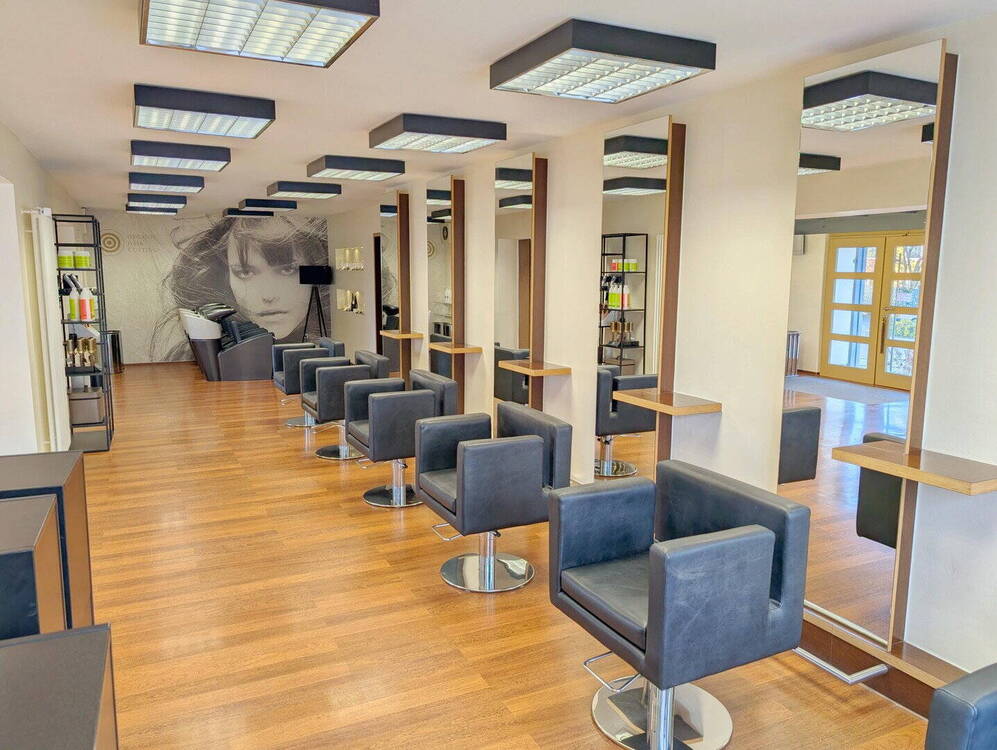 Thumbnail-Helle, voll ausgestattete Gewerbefläche in Ostrach - Friseur, Praxis, Kosmetik, Büro
