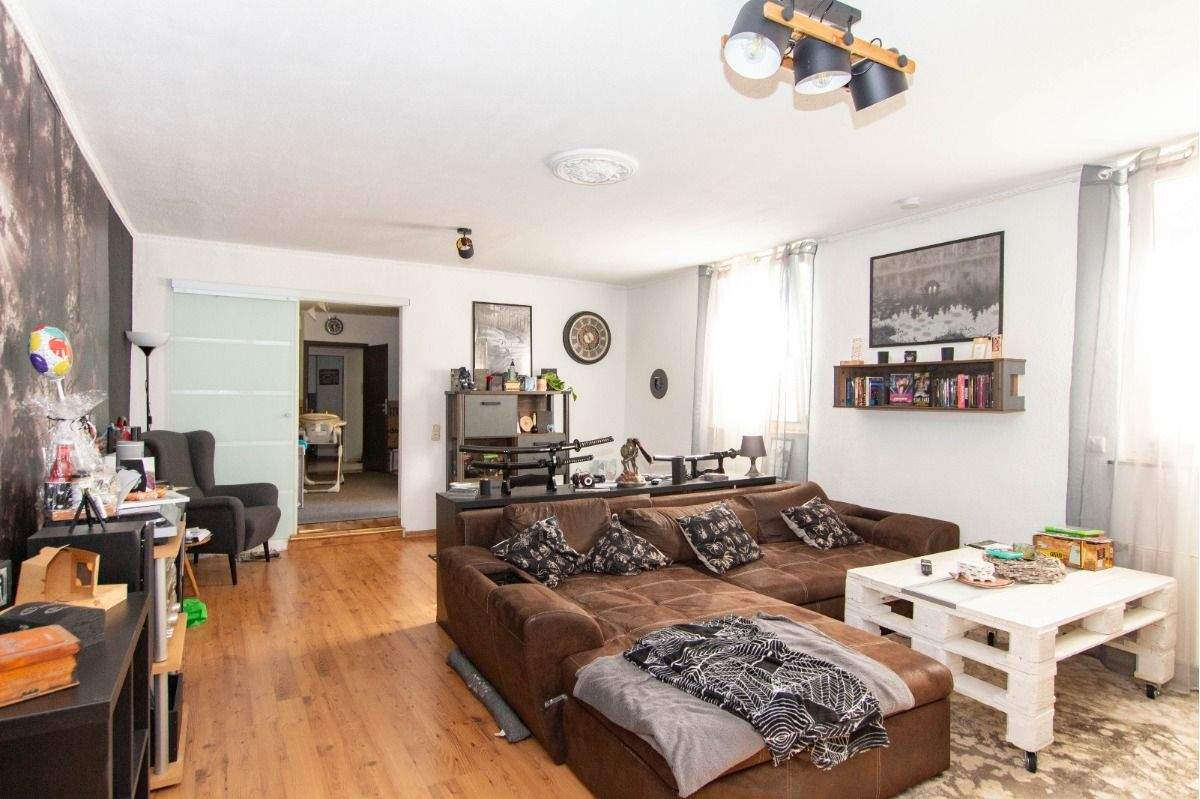 Thumbnail-3 Häuser 4 Wohnungen und eine Gewerbeeinheit mit sep. Eingängen!