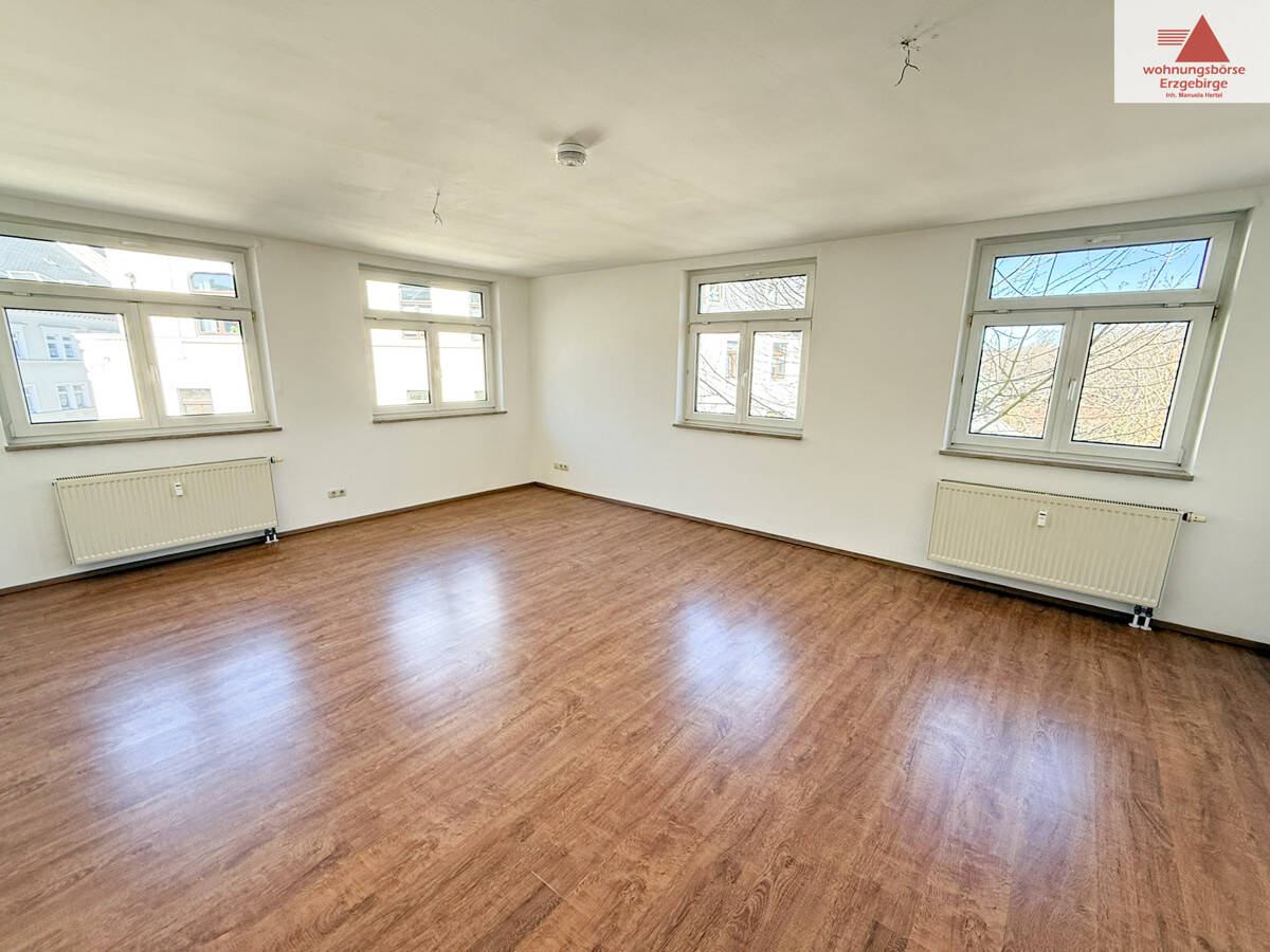 Thumbnail-Großzügige 3-Raum-Wohnung mit Fahrstuhl - zentrale Ortslage in Annaberg-Buchholz!!