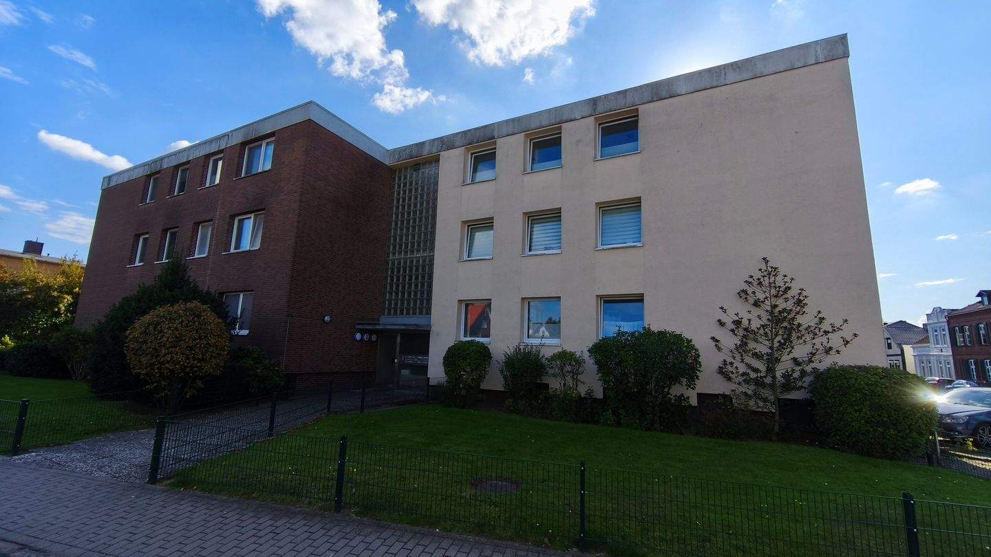 Thumbnail-Helle 2,5-Zimmer-Wohnung mit Balkon in ruhiger Stadtlage von Uetersen
