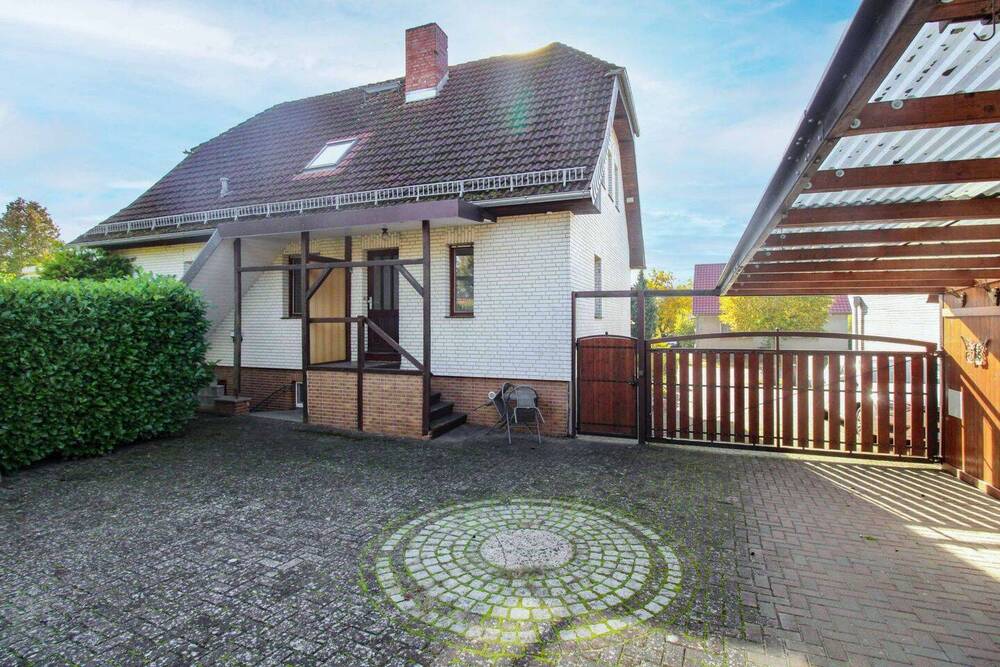 Thumbnail-Platz für die ganze Familie und Gewerbe: EFH mit ELW, Nebengebäude und vielen Nutzungsoptionen