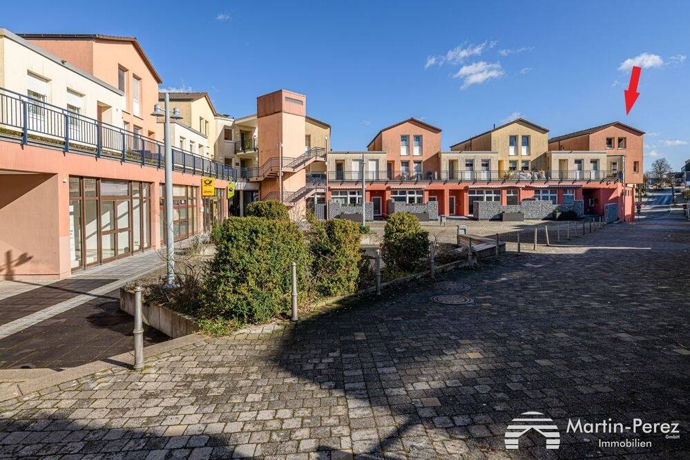 Thumbnail-Hübsche Zwei-Zimmer-Wohnung in zentraler Lage - Aufzug - Keller - Stellplatz -