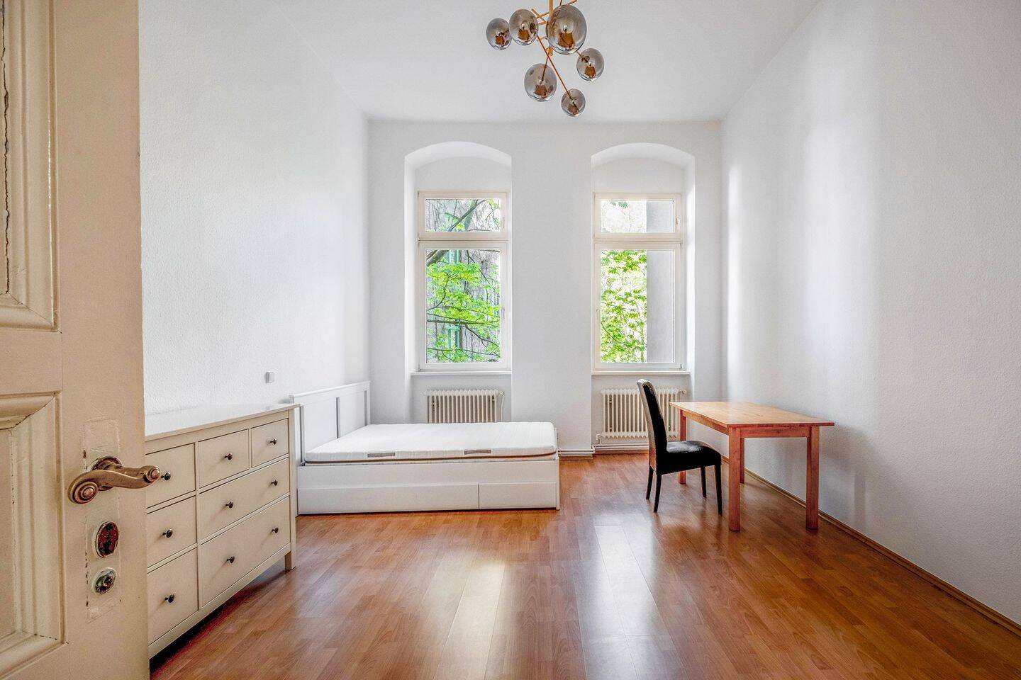 Thumbnail-Familienfreundliche Altbauwohnung mit besonderem Raumgefühl