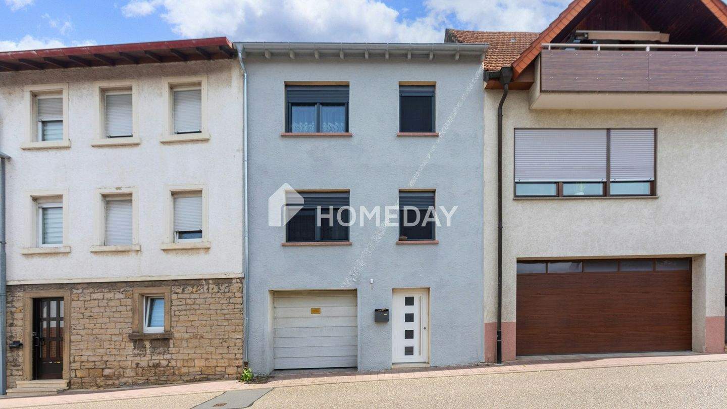 Thumbnail-Geräumiges Reihenmittelhaus mit neuer Terrasse und direktem Garagenzugang - Ihr Traumzuhause!