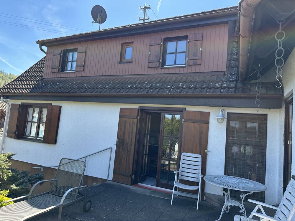 Thumbnail-Reserviert: Idyllisch gelegenes Einfamilienhaus mit großem Garten sucht neue Eigentümer