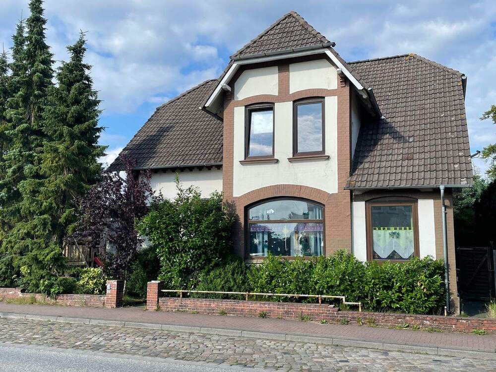 Thumbnail-Geräumiges Mehrfamilienhaus mit 4 WEH in Zentrumsnähe