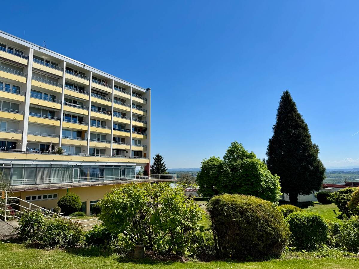 Thumbnail-Voll möbliertes 1,5-Zimmer-Apartment mit beeindruckender See- und Bergsicht und Garage