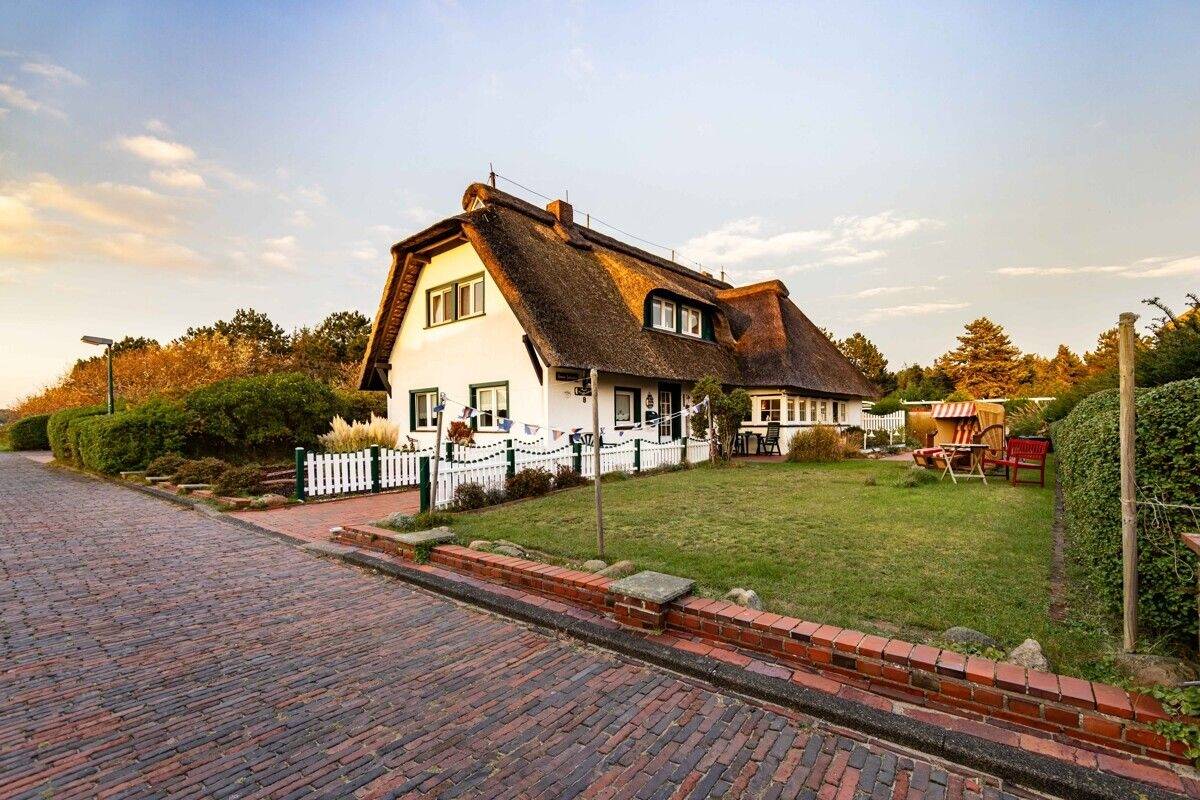 Thumbnail-Traumhafte Lage trifft Tradition - Reetdachhaus auf Langeoog