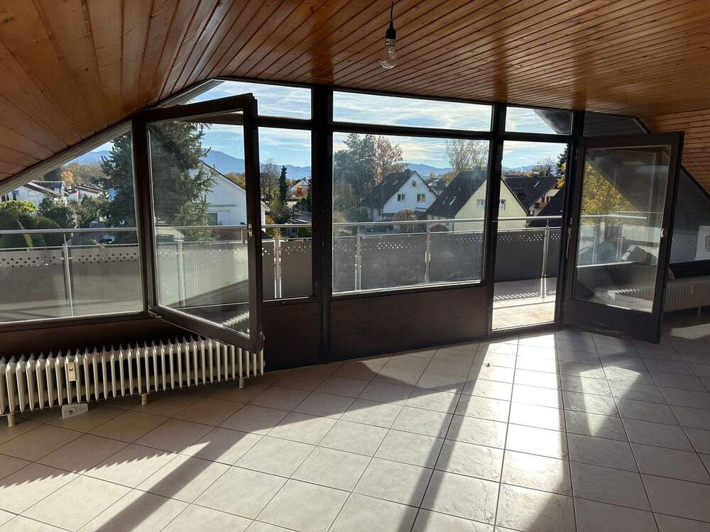 Thumbnail-Schöne 3 Zimmer Dachgeschoss-Wohnung mit Panoramablick in Teningen