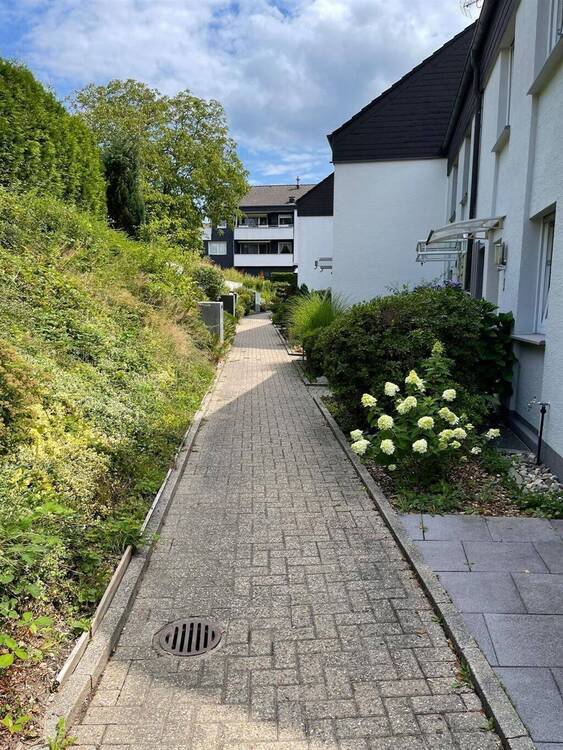 Zuwegung zum Haus