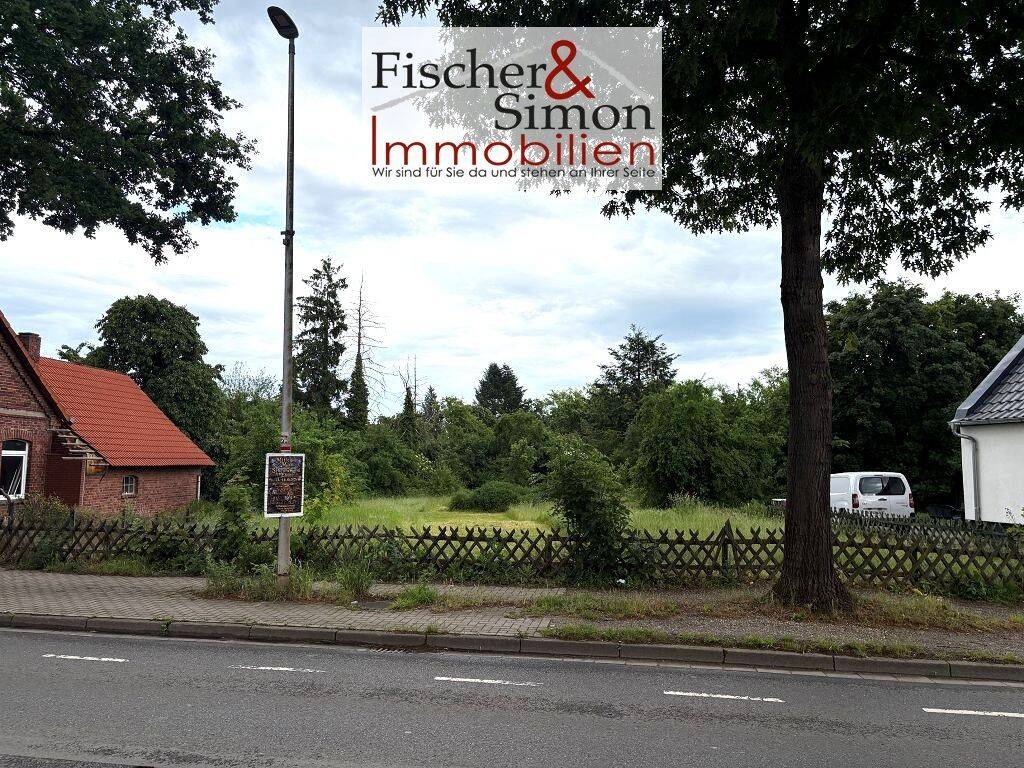 Thumbnail-Stolzenau-sichtbar, großzügig, vielseitig-1288 m² Baugrundstück an der Landstraße