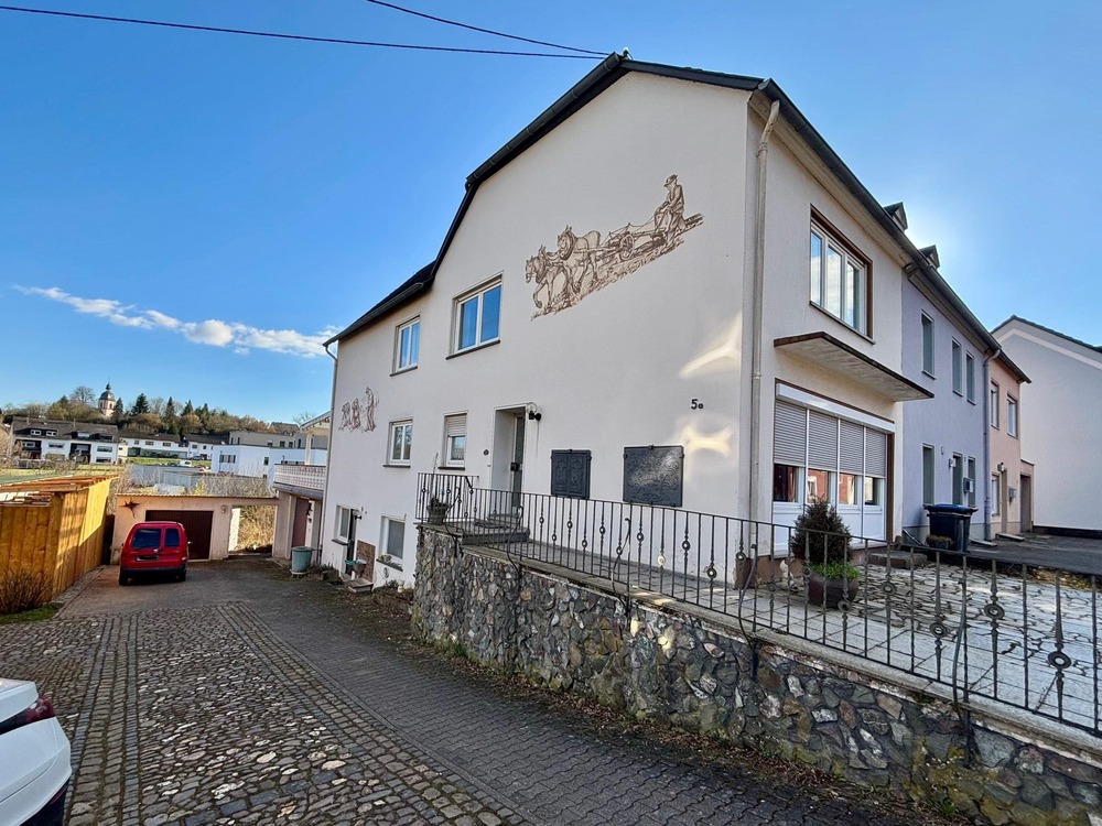 Thumbnail-Einfamilienhaus mit Balkon und Weitblick