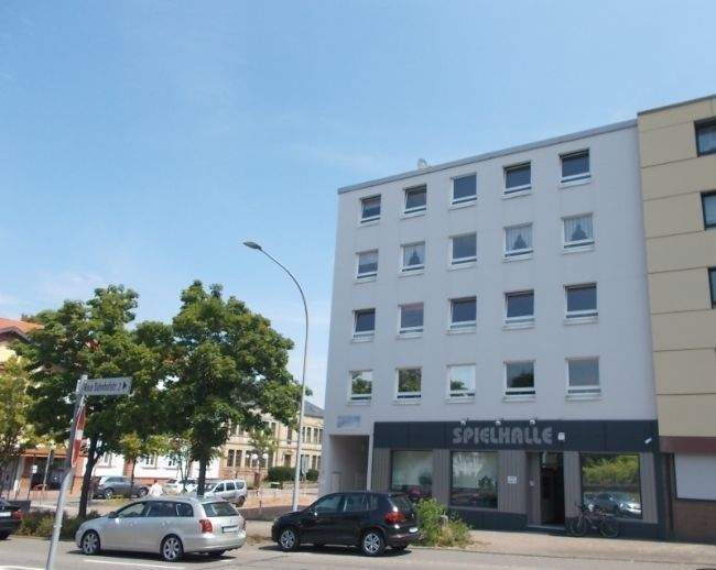 Thumbnail-Renovierte Wohnung (im 4 OG - kein Aufzug) in der Innenstadt von St. Ingbert, Nähe der Fußgängerzone! Frei an 1.Februar