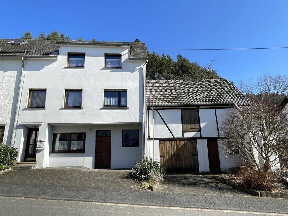 Thumbnail-Im Ortskern gelegenes Einfamilienhaus mit großem Garten