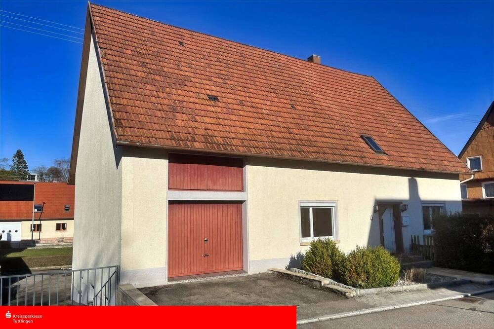 Thumbnail-Großes Wohnhaus mit Garagen und Werkstatt in Böttingen