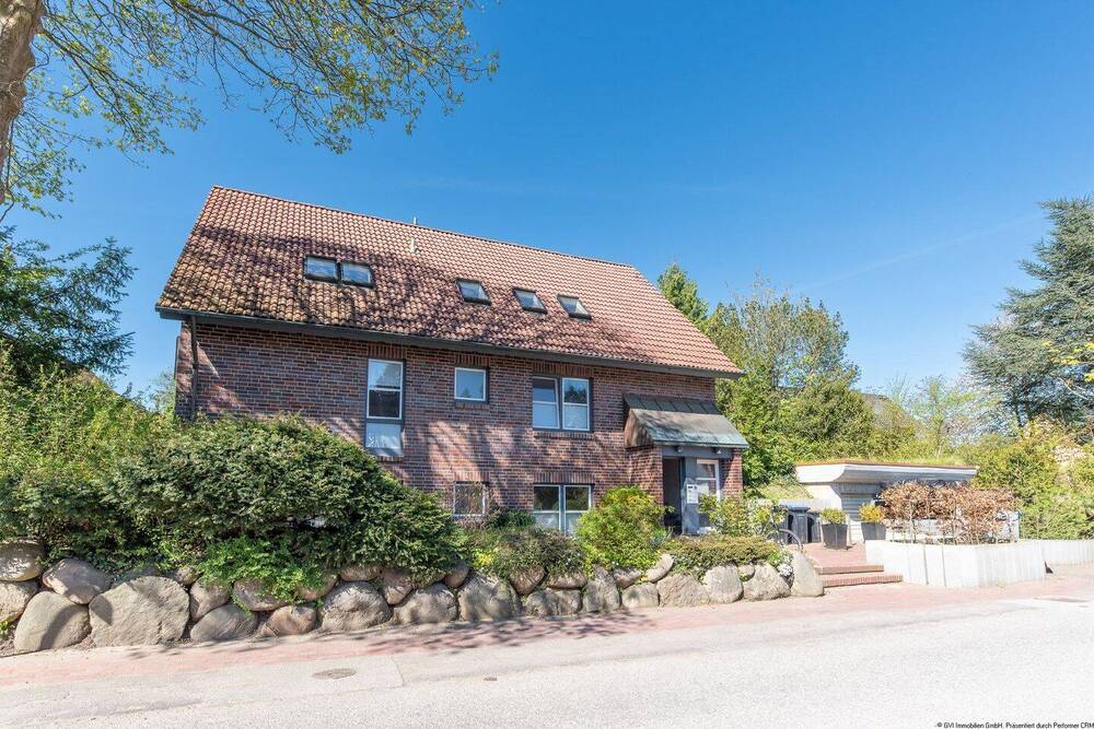 Thumbnail-Schickes Haus mit drei Wohnungen in ruhiger Lage von Kronsburg