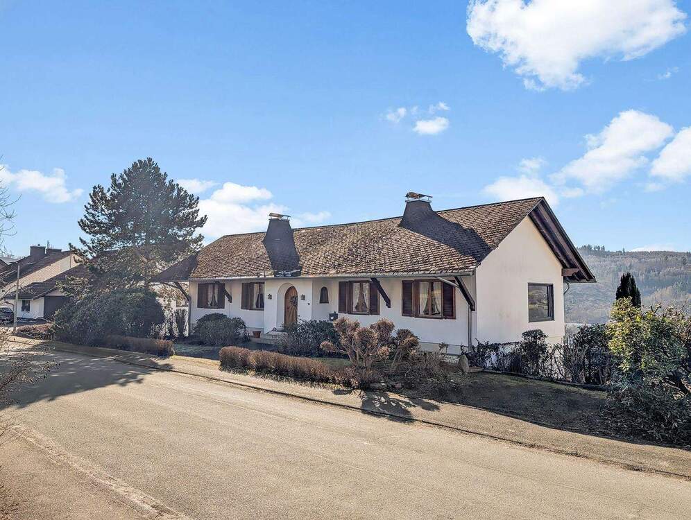 Thumbnail->>RESERVIERT<< Einzigartiges Einfamilienhaus mit Einliegerwohnung und Panoramaaussicht