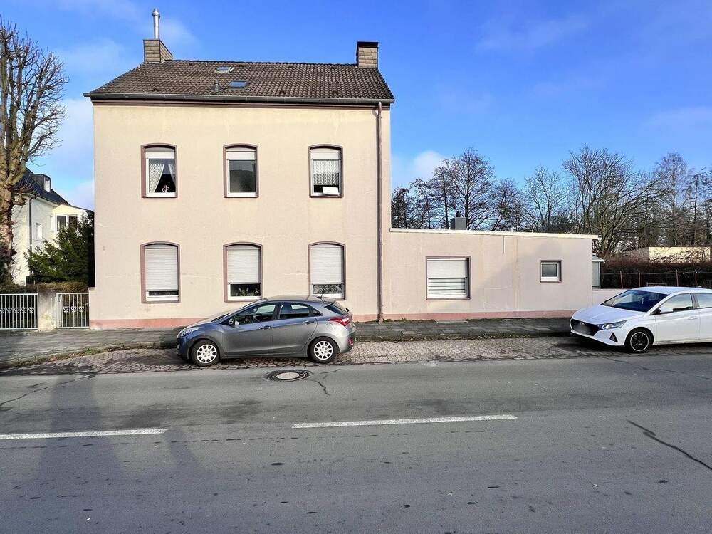 Thumbnail-Dreifamilienhaus mit freiwerdender Wohnung in zentraler Lage