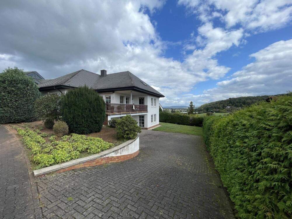 Thumbnail-Gepflegtes Einfamilienhaus in beliebter Wohnlage mit Fernblick