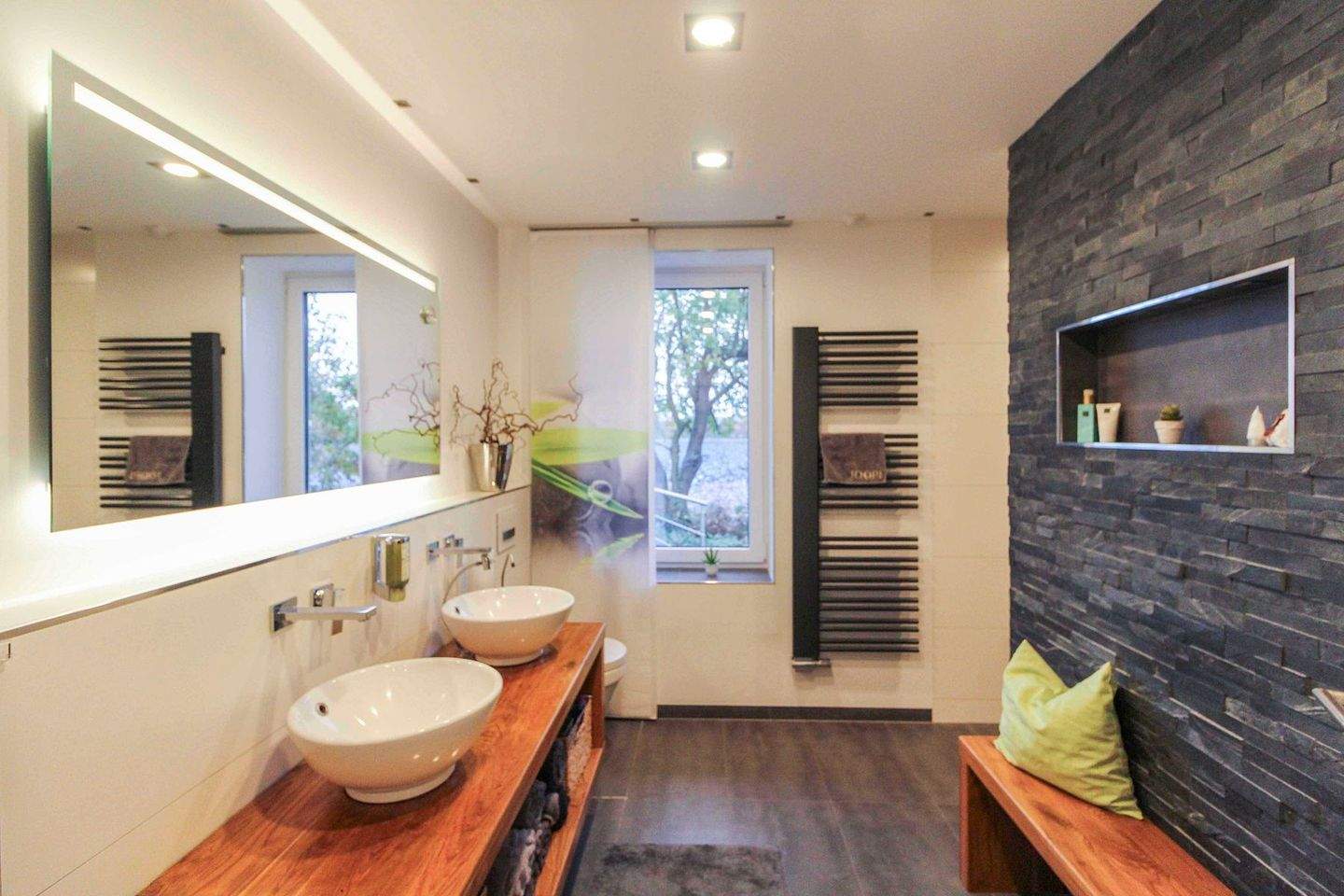 Thumbnail-Stilvolles Architektenhaus mit A+ Energieeffizienzklasse und freiem Blick auf die Felsburg.