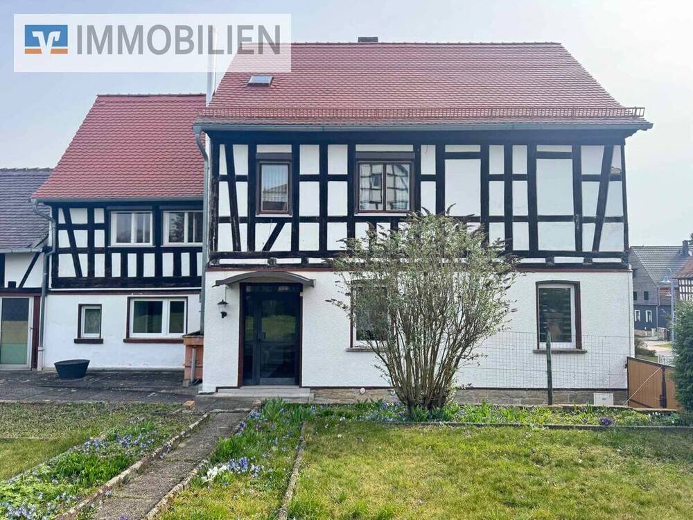 Thumbnail-Großes Einfamilien- Zweifamilienhaus mit Nebengelass und Garten in Stadtrandlange von Eisenberg