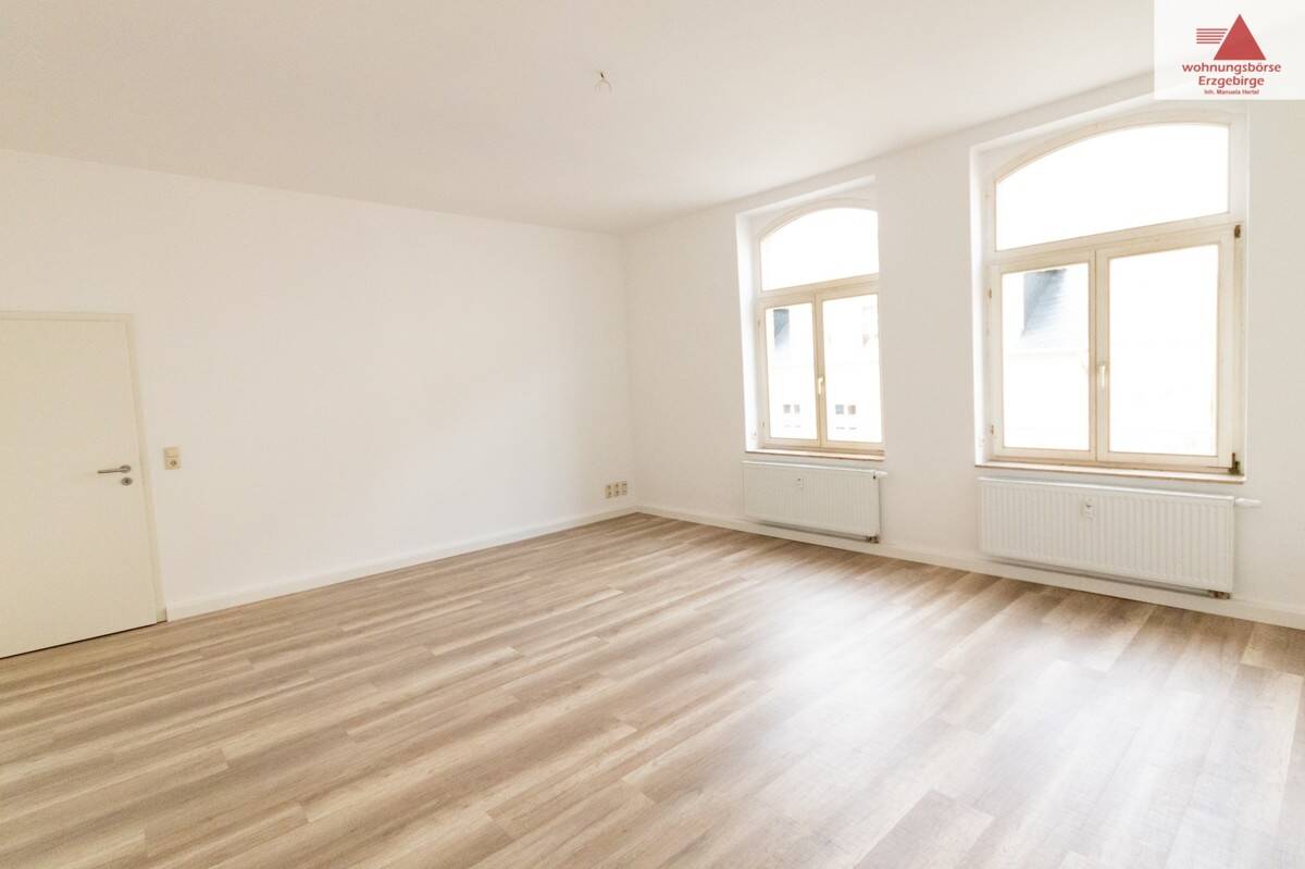 Thumbnail-Zentral gelegene Wohnung - modern saniert - Fahrstuhl - PKW-Stellplatz -Annaberg-Buchholz!