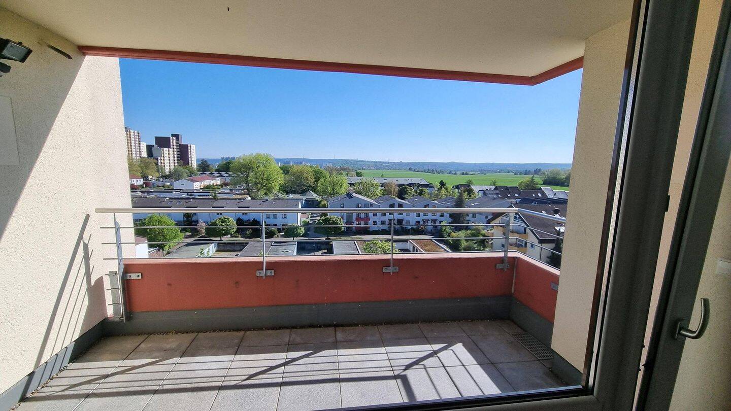 Thumbnail-Aussicht inclusive im 8.OG nach Stuttgart und zum Salonwald Ludwigsburg