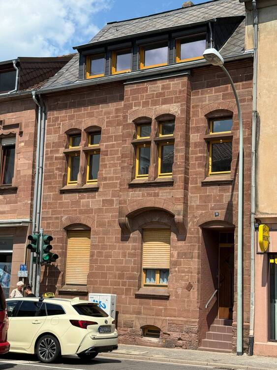 Thumbnail-R E S E R V I E R T ! Stilvoll ren. Stadthaus mit gemütlichem Garten zu verkaufen!