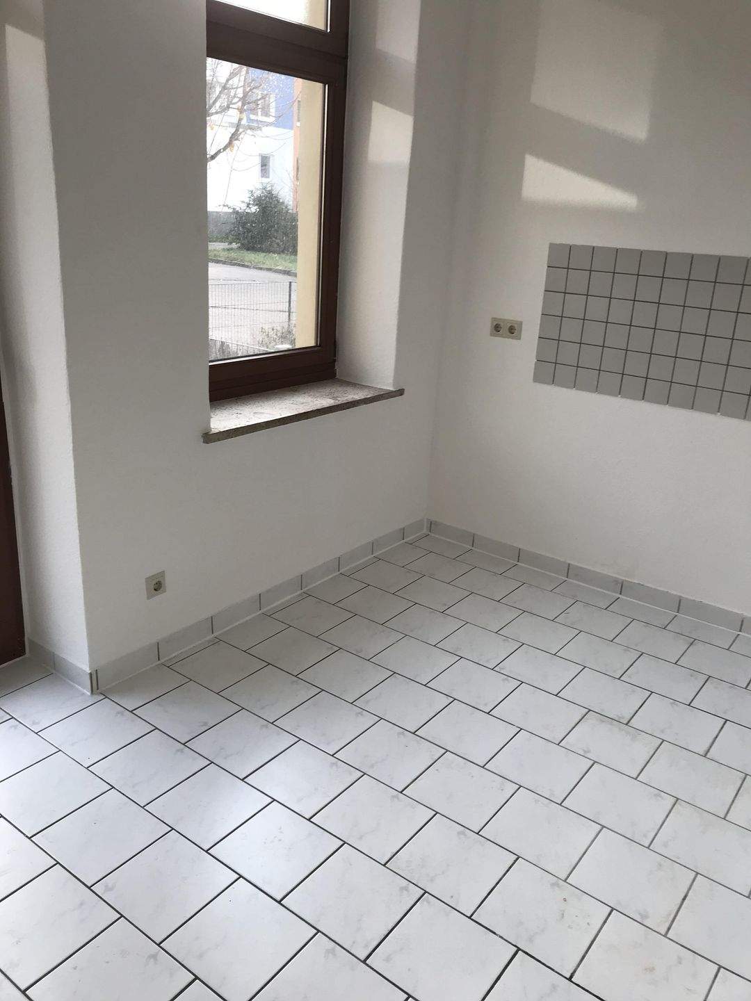 Thumbnail-Schöne preiswerte 3-R-Wohnung in MD- Neue Neustadt im 3.OG mit BLK. ca.65m2 zu vermieten.