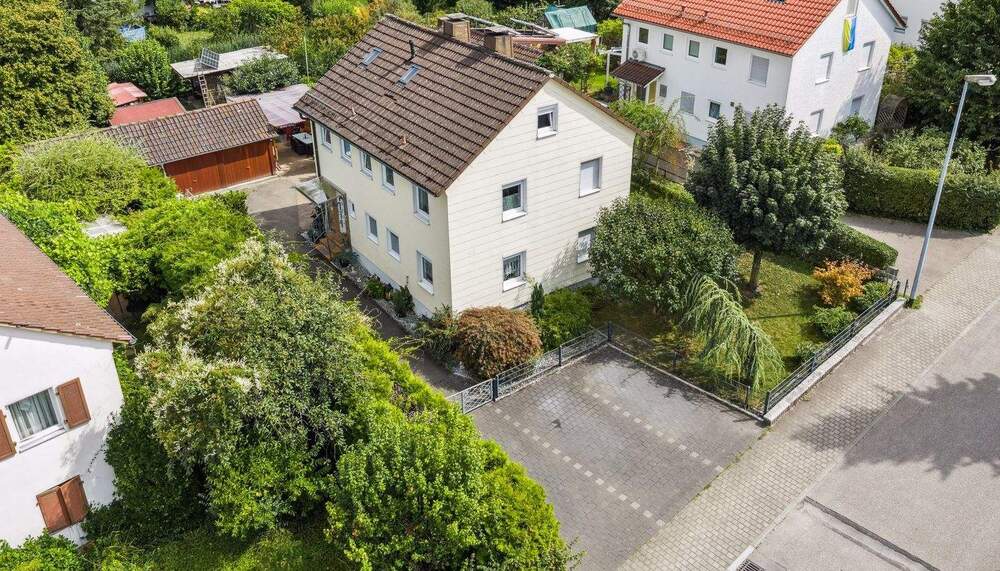 Thumbnail-Zweifamilienhaus mit zusätzlichem Bauplatz