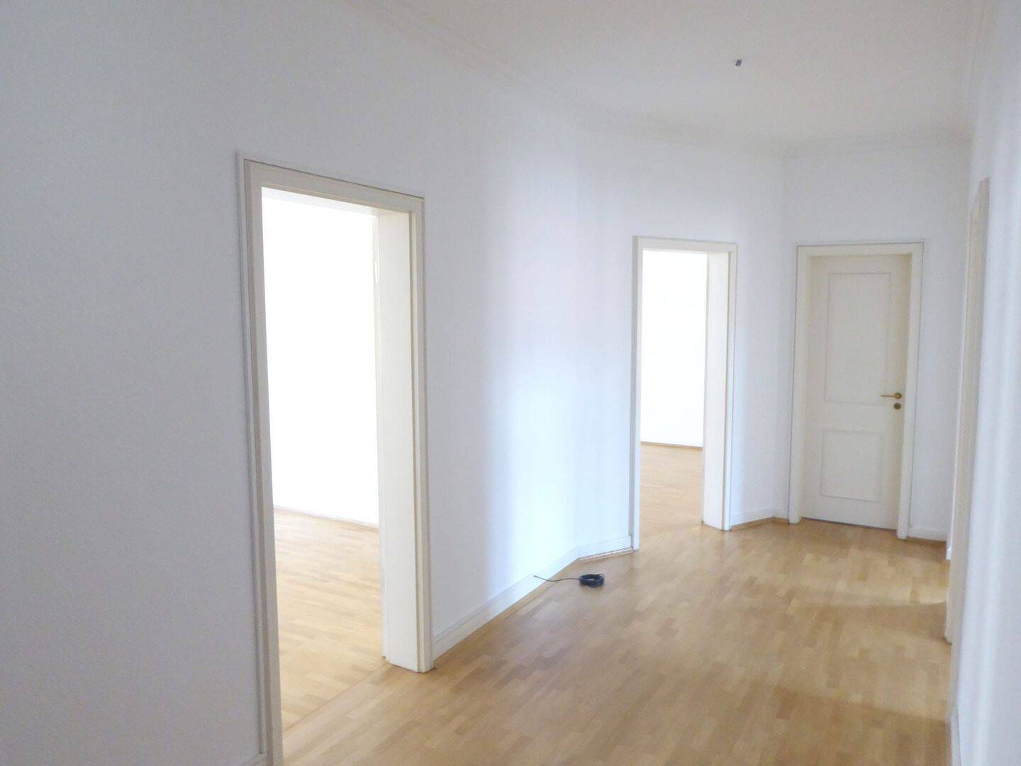 Thumbnail-Zentrum-Ost...Sonnige und große 3-Raum-Wohnung mit Flair!